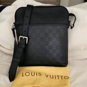 Louie Vuitton crossbody